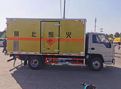 太谷爆破器材运输车工人安全操作规范与智能技术保障